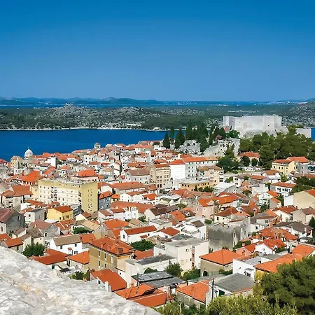 Lovely In Brodarica With Kitchen Apartment *